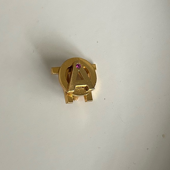 Alpha Omicron Pi Gold Tone Brooch with Red Ruby Vintage 1980’s - Picture 5 of 10